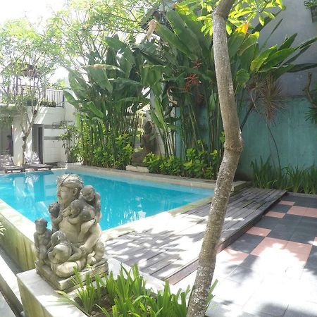 Kuta Beach Hostel Zewnętrze zdjęcie
